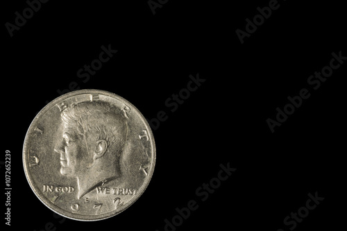 Cuadro en lienzo Close-up view of 1972 Kennedy half dollar coin, featuring profile of John F