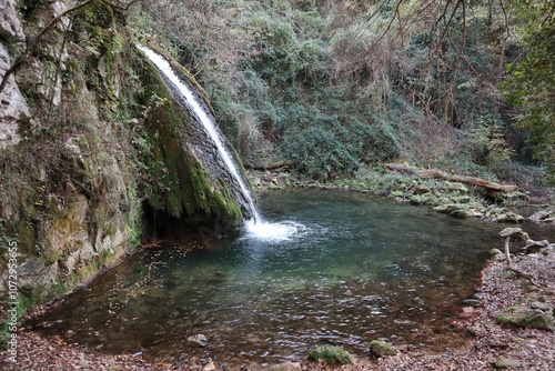 Obraz na płótnie Carpinone - Cascata Schioppo sul Torrente Tura w salonie