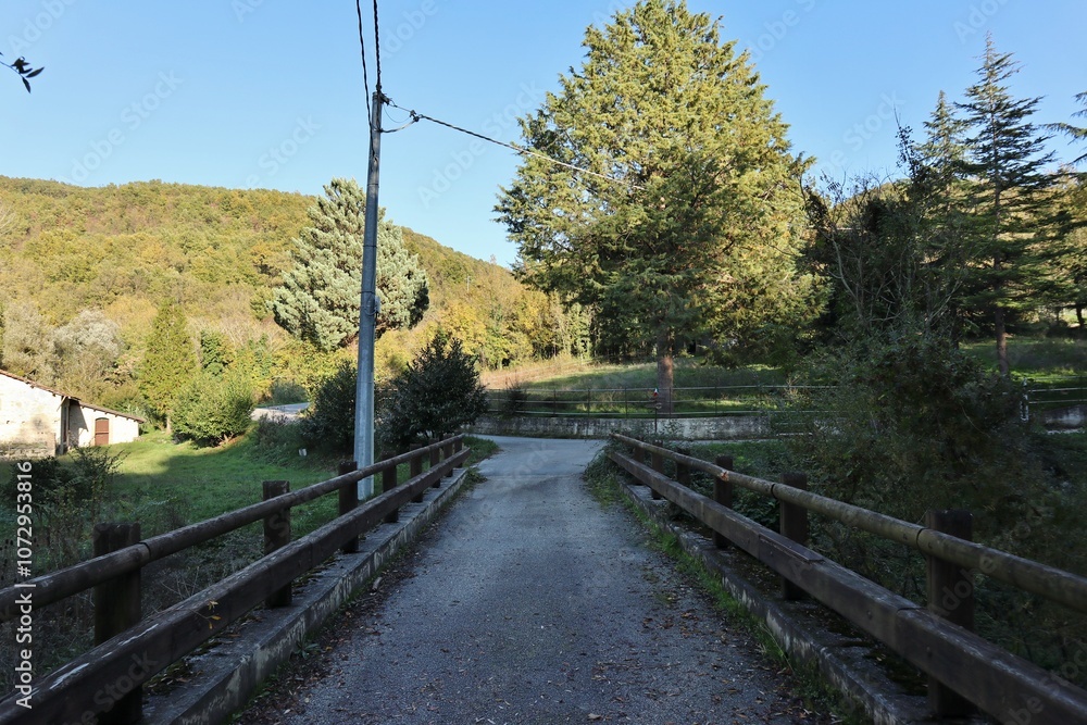 Carpinone - Ponticello sul Torrente Carpino verso Via Fiume