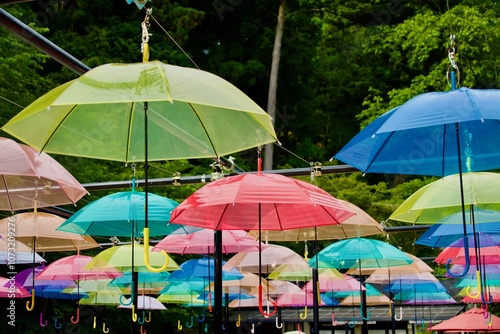 Wallpaper Mural カラフルな吊るし傘 Torontodigital.ca