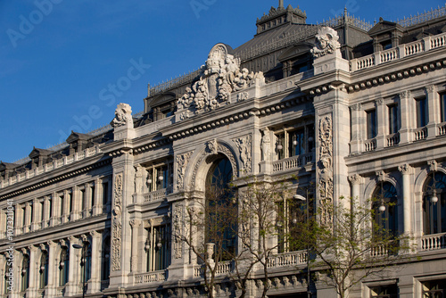 Detalle de edificios clásicos en Madrid