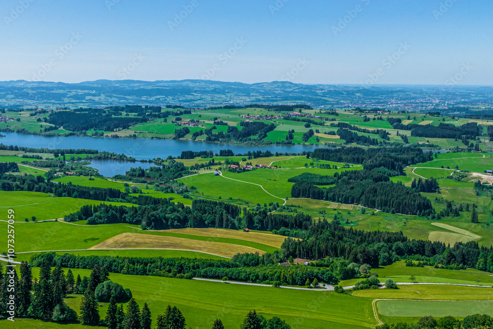 Fototapeta premium Blick auf die Naturlandschaft am Allgäuer Alpenrand bei Mittelberg