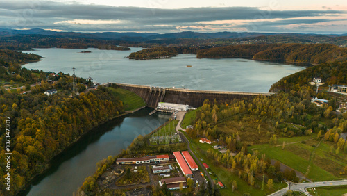 Fototapeta Naklejka Na Ścianę i Meble -  Breathtaking Autumn Aerial View of Solina Lake and Bieszczady Mountains