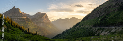 Принти на полотні Panorama Of The Big Bend Overlook Along Going To The Sun Road