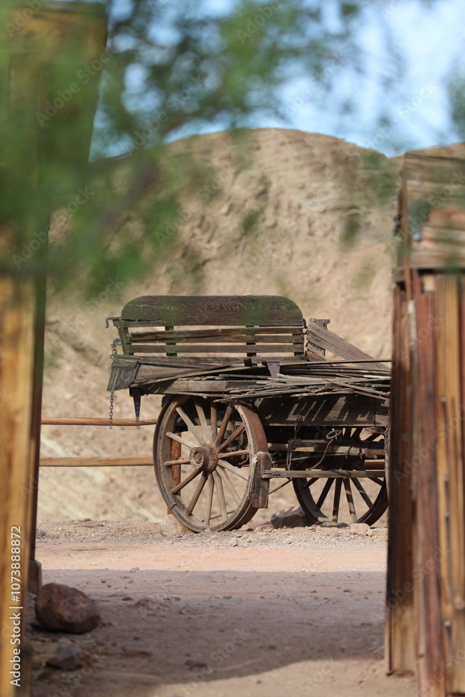 Fototapeta premium old wagon in the desert