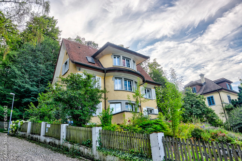 Wallpaper Mural europe,architecture,cityscape,travel,tourism,tourist,old town,shopping,finance,clock tower,river,botanical garden,water,promenade,luxury,design,art,viewpoint,pedestrian,zurich,lake zurich,bahnhofstras Torontodigital.ca