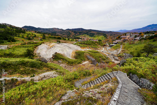 Obraz na płótnie 山岳地帯の温泉地・万座温泉の自然景観 w salonie