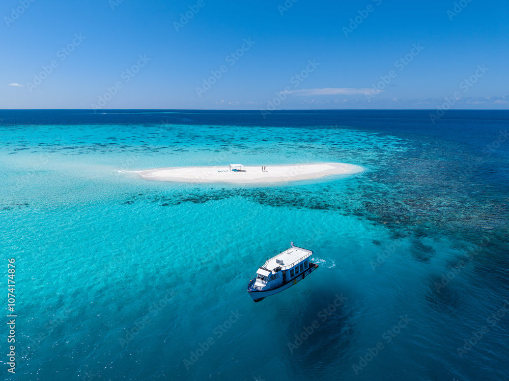Sandbank experience with picnic in Gaafu Dhaalu Atoll Maguhdhuvaa Island, Maldives Sandbank experience with picnic in Gaafu Dhaalu Atoll Maguhdhuvaa Island, Maldives