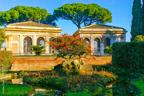 Obraz na płótnie The scenic garden with pond at Rain Nymphaeum on Palatine Hill, Rome, Italy w salonie