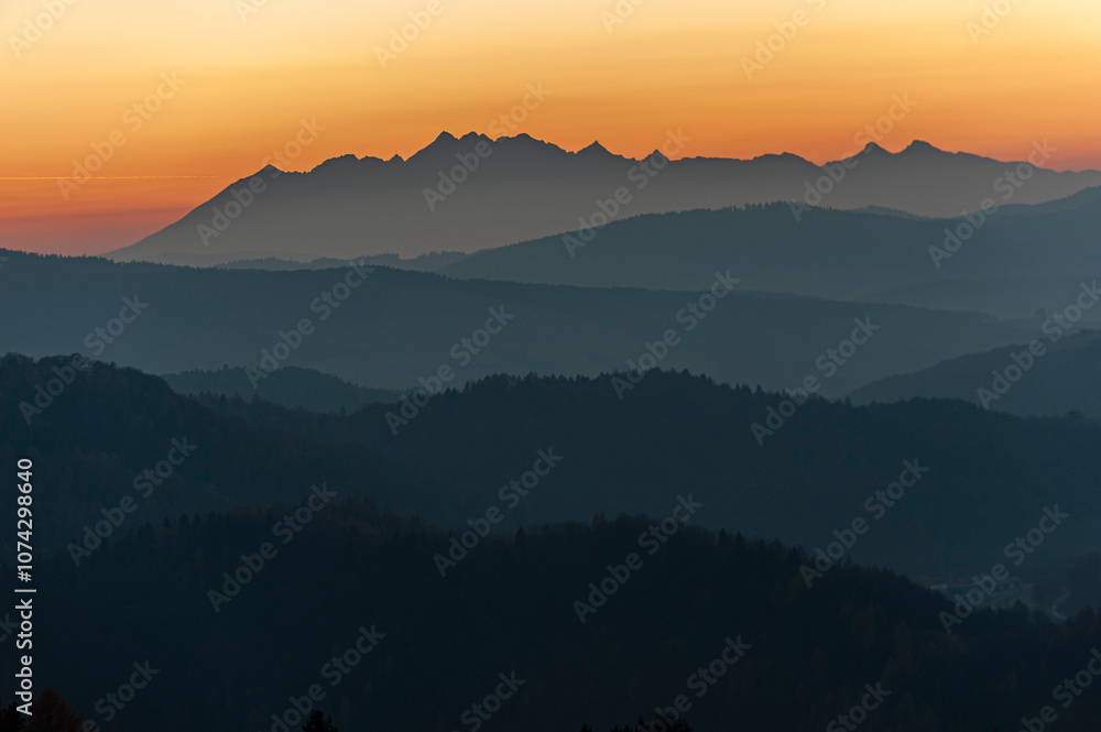 Obraz premium Tatry widok z Malnika muszyna, Zachód słońca