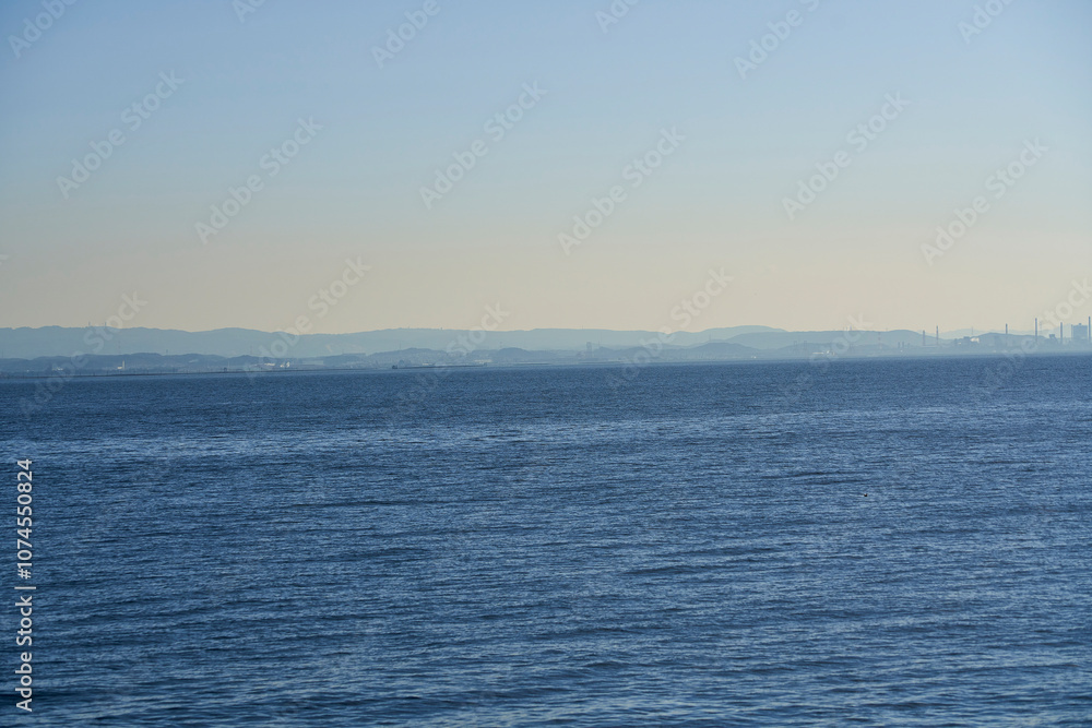 Fototapeta premium モノトーンの風景、工業地帯のシルエット_09