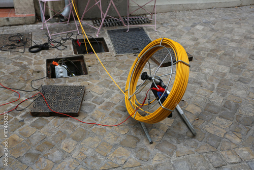 Aiguille tire câble pour installation de la fibre optique en ville