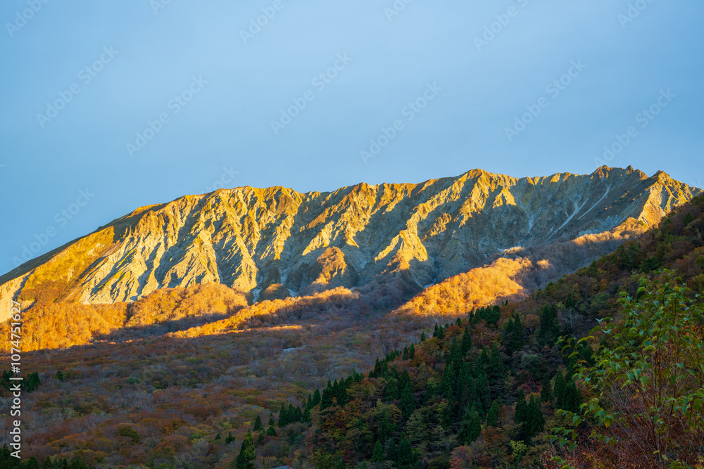 Obraz premium 日本の鳥取県の大山の美しい風景