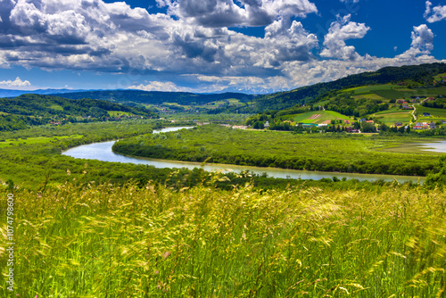 Rzeka Dunajec w Zbyszycach.