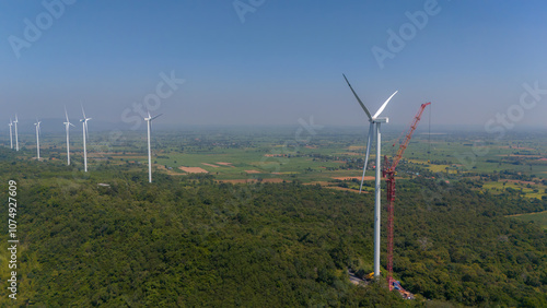 Foto Wind turbine being repaired