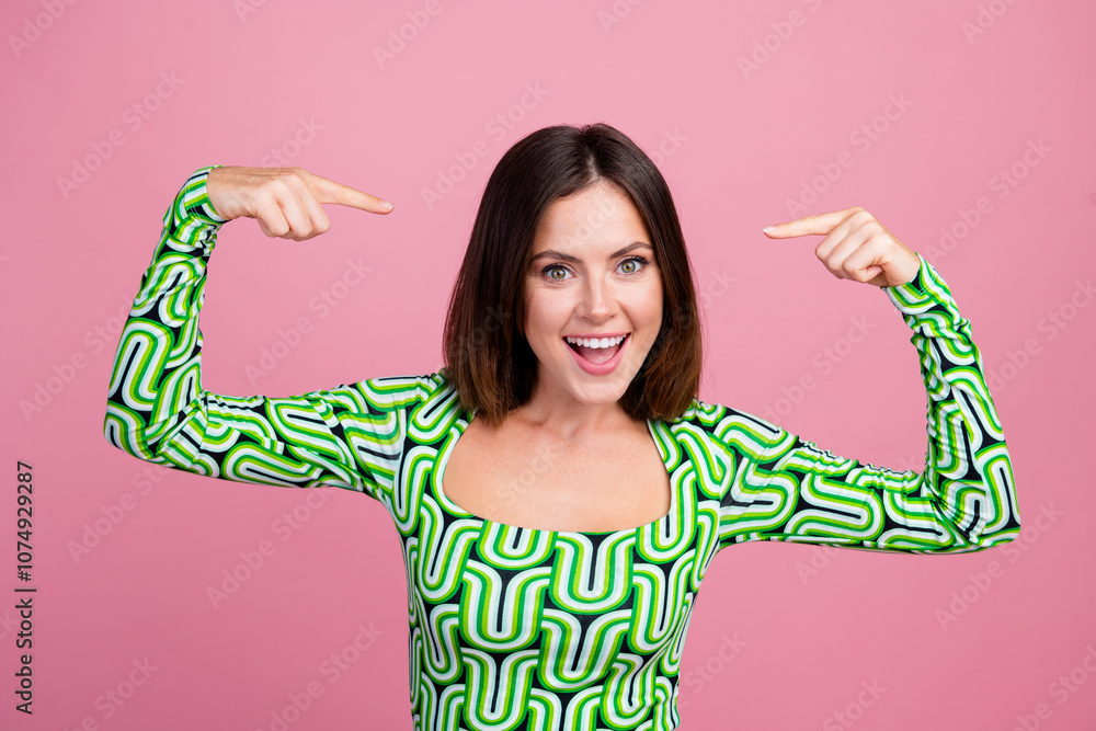 Φωτογραφία Photo of lovely charming cute woman wear green clothes isolated on pink color ba