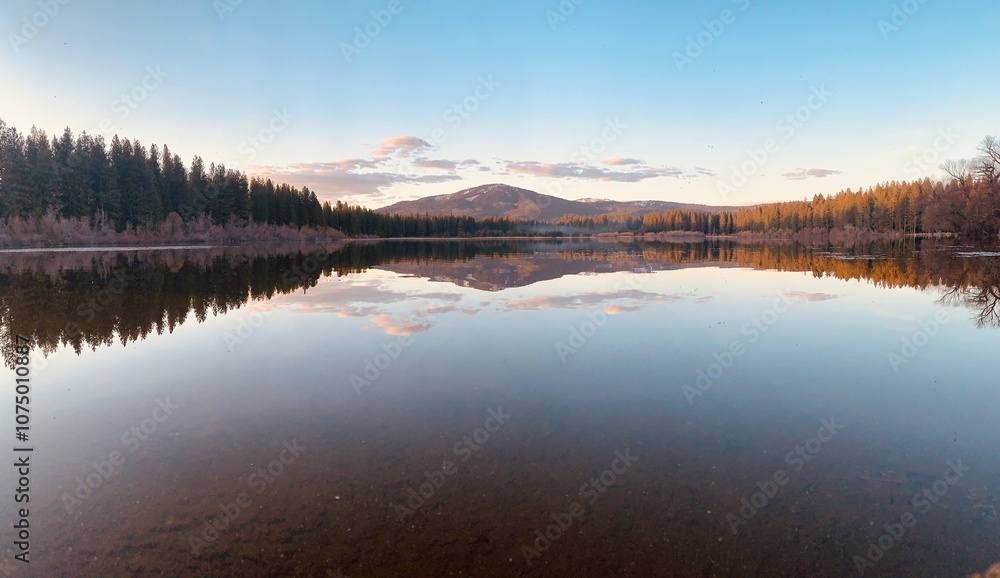 Fototapeta premium sunrise over the lake