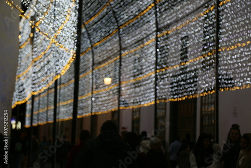 Luci di Natale bianche e gialle ad arco