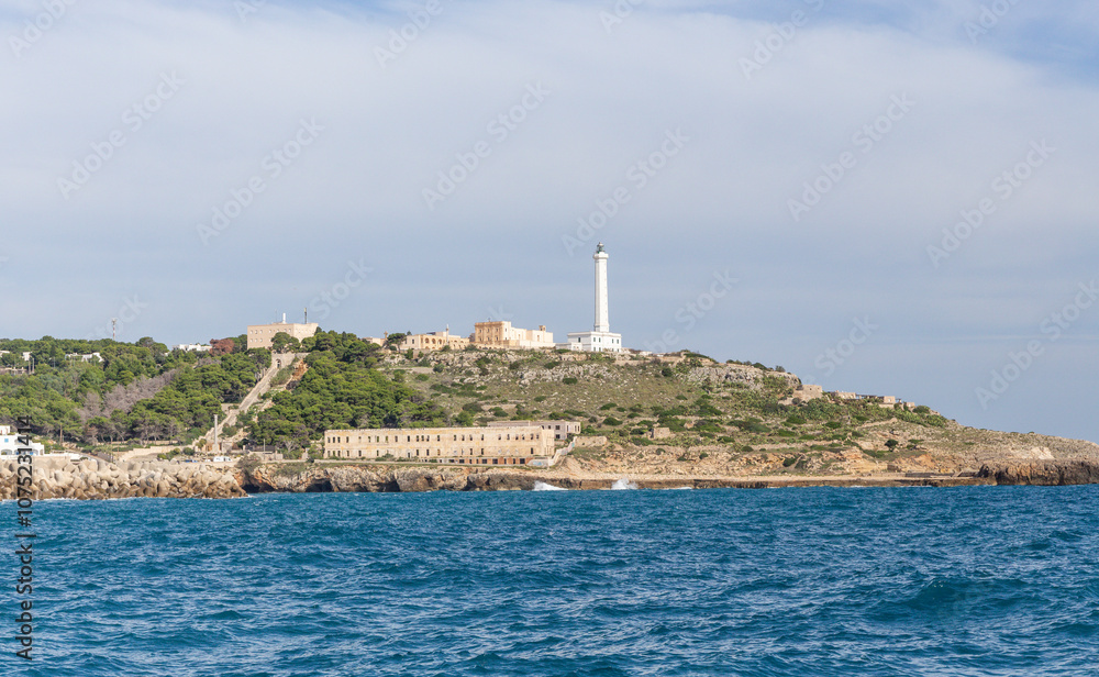 Blick auf den Leuchtturm von Santa Maria di Leuca, Apulien, Italien Blick auf den Leuchtturm von Santa Maria di Leuca, Apulien, Italien