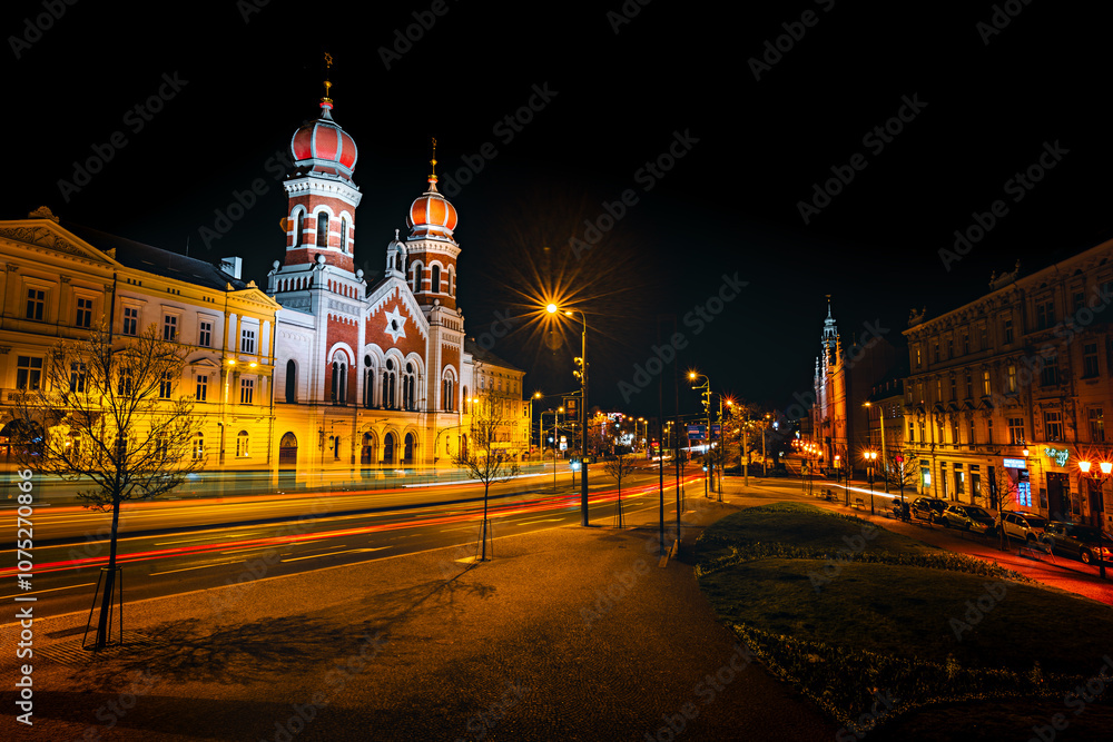 Obraz premium Amazing night photography in Pilsen city