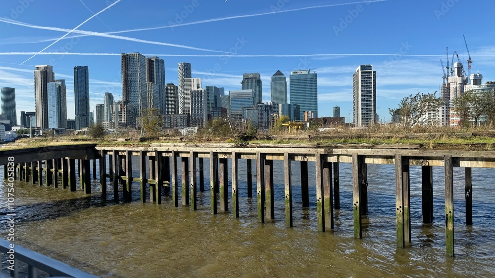 Fototapeta premium Canary Wharf London City View From Thames River