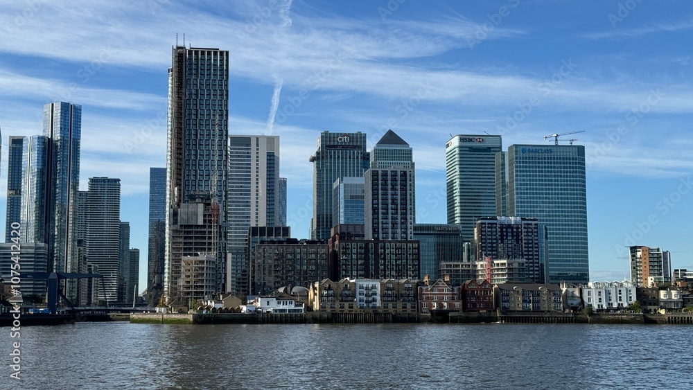 Naklejka premium Canary Wharf London City View From Thames River