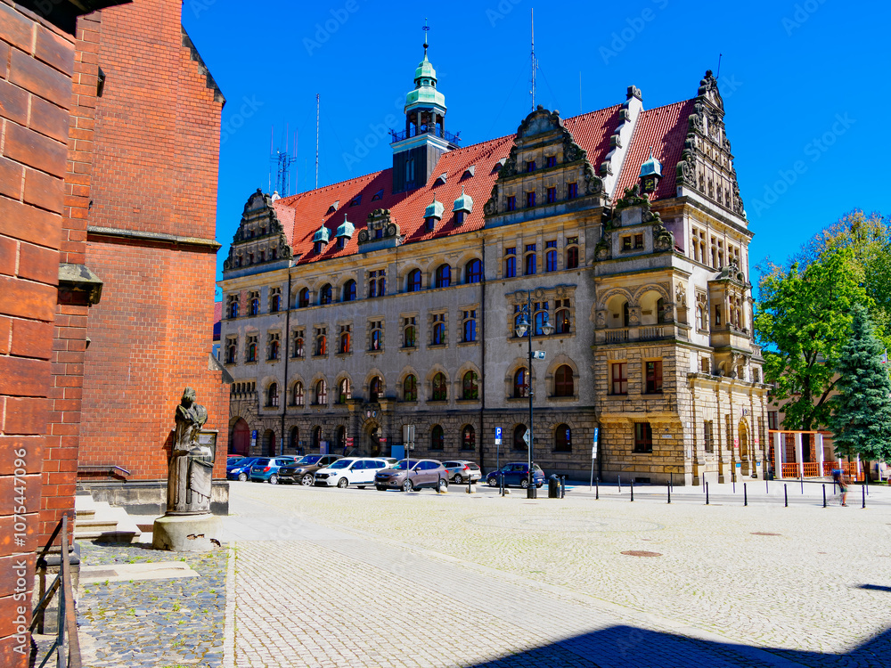 Fototapeta premium 2024-05-13; New Town Hall at Plac Legnica - view from the main entrance. Poland