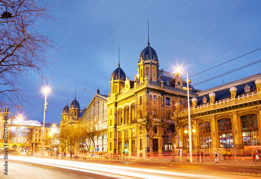 Fototapeta premium Nyugati railway station building