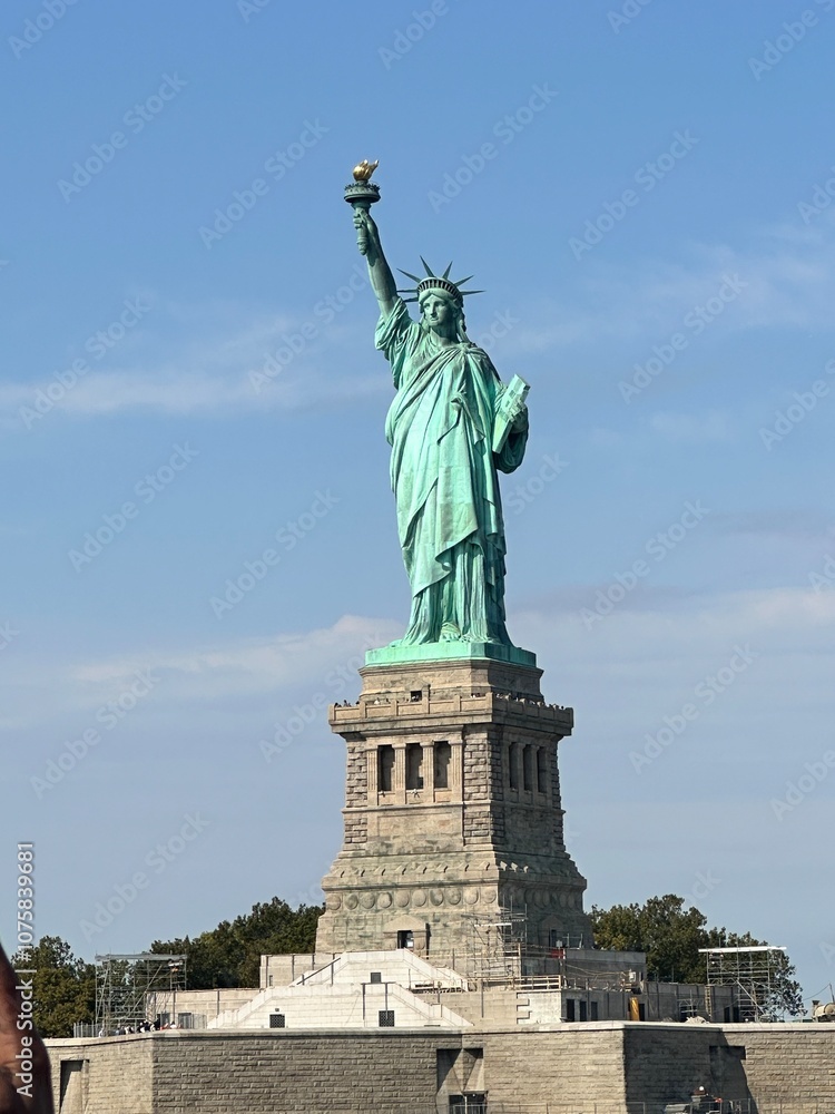 Fototapeta premium statue of liberty city