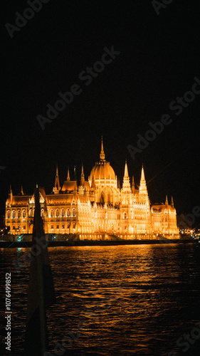 budapest parliament at night