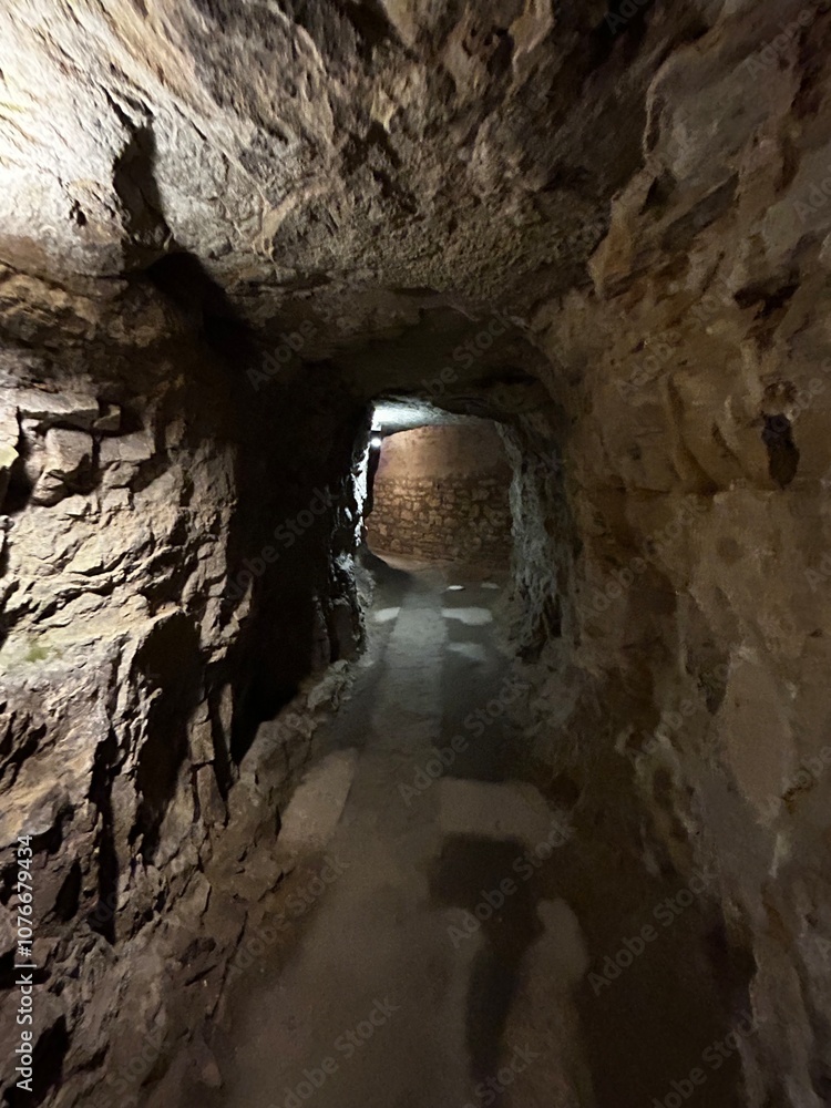tunnel tunnel