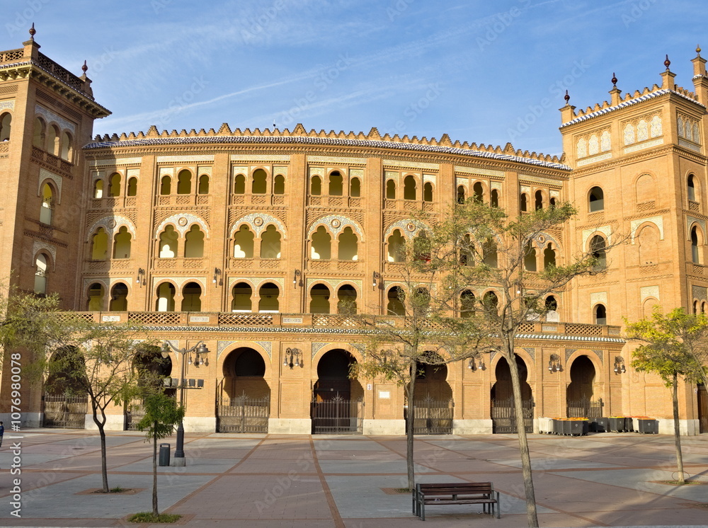 Fototapeta premium view of the facade of the bullfighting ring of las ventas in madrid