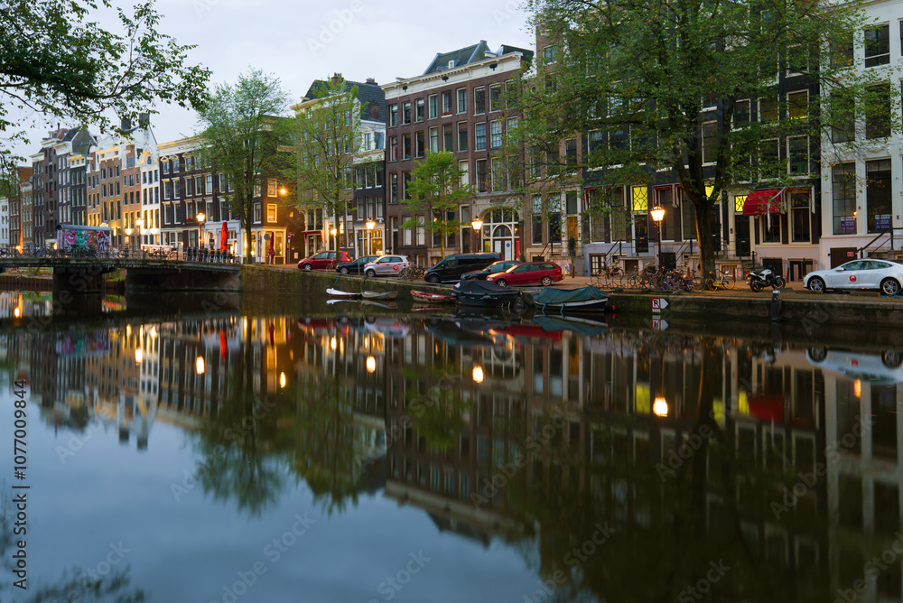 Obraz premium Early September morning on the city channel, Amsterdam