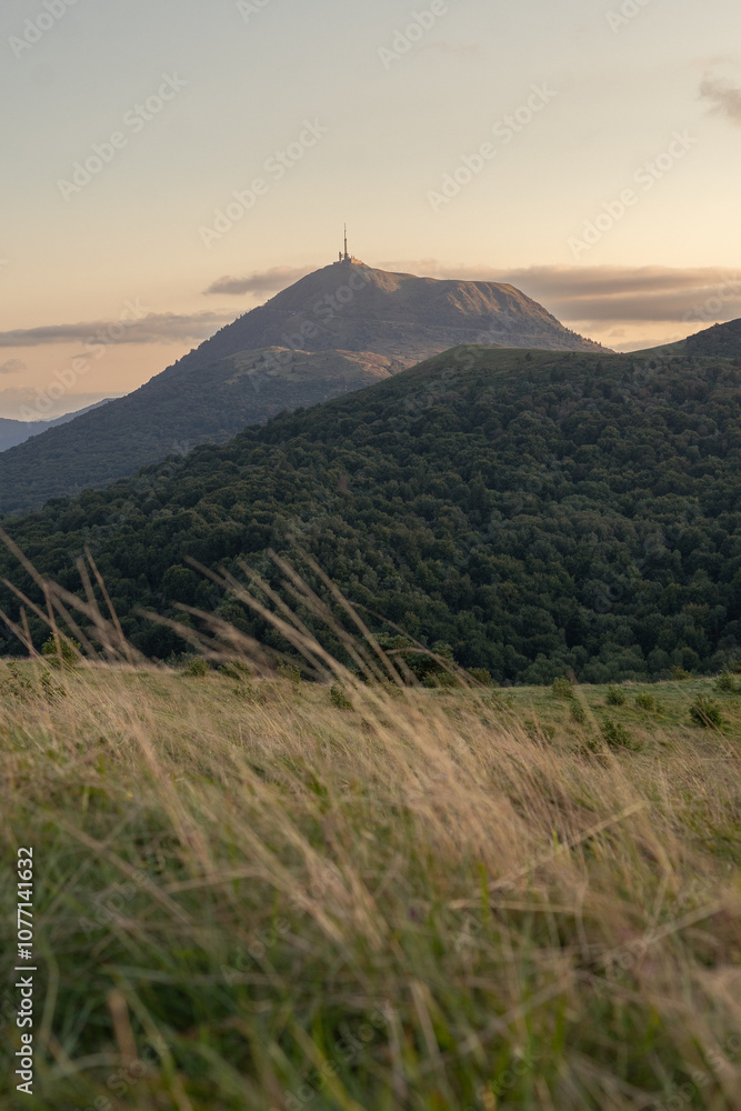 Fototapeta premium The Puy-de-Dôme mountain at sunset 
