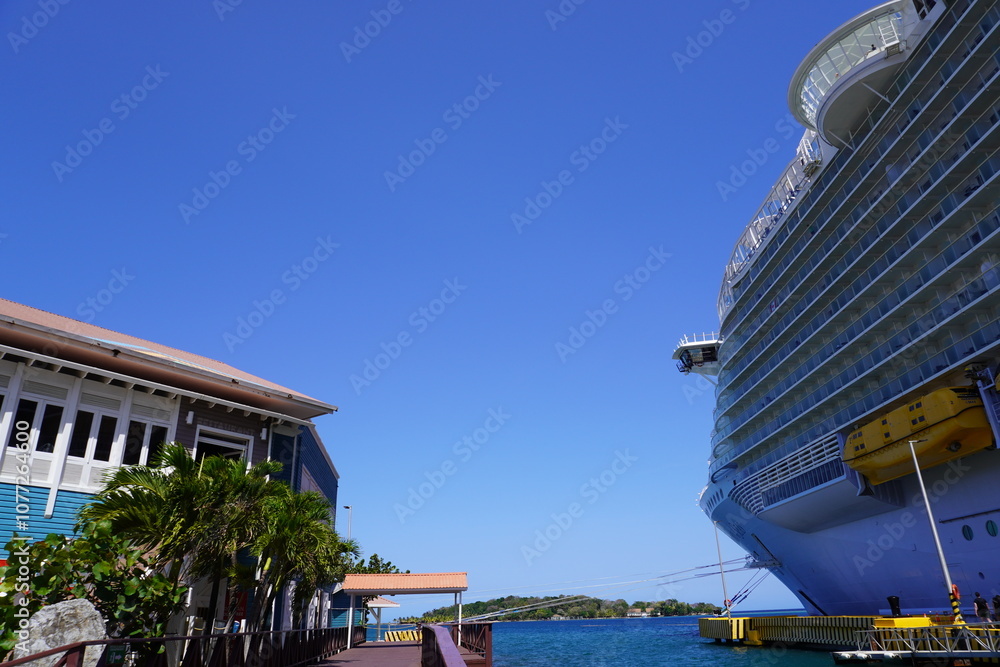 Fototapeta premium Cruise port