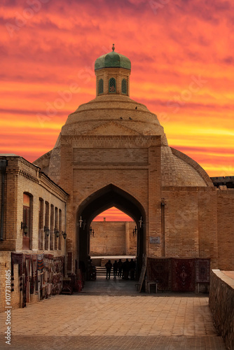 Toqi Sarrofon is an architectural monument and one of the main trade centers for money exchange in Bukhara. This architectural monument was built in 1534-1535 by the order of the Ubaydullah Khan