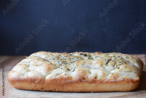 Canvas Print focaccia chica para una persona rellena, de jamon y verduras