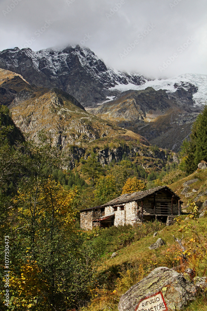 l'Alpe di Bitz sopra Alagna (Valsesia) l'Alpe di Bitz sopra Alagna (Valsesia)