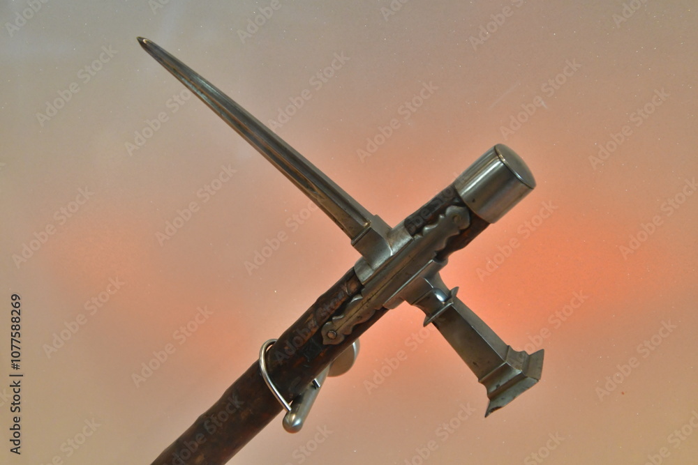 ANTIGUO MARTILLO DE COMBATE