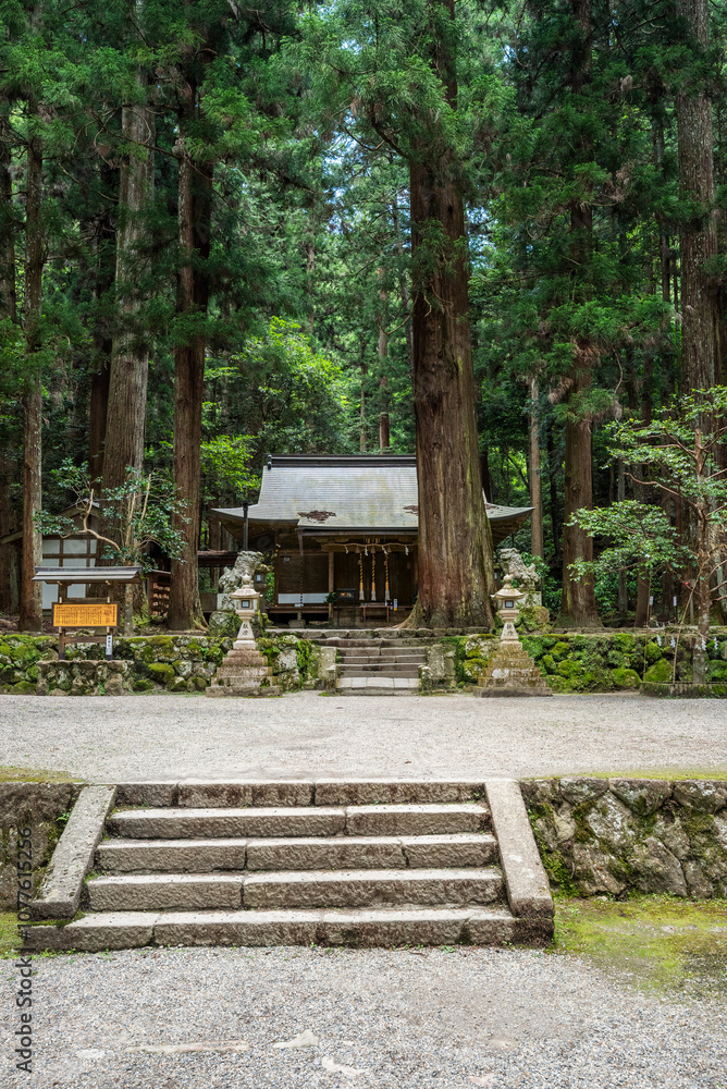 龍穴神社拝殿 奈良県宇陀市室生 龍穴神社拝殿 奈良県宇陀市室生