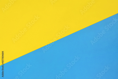斜めに分けられた上が黄色と下が青色の背景素材