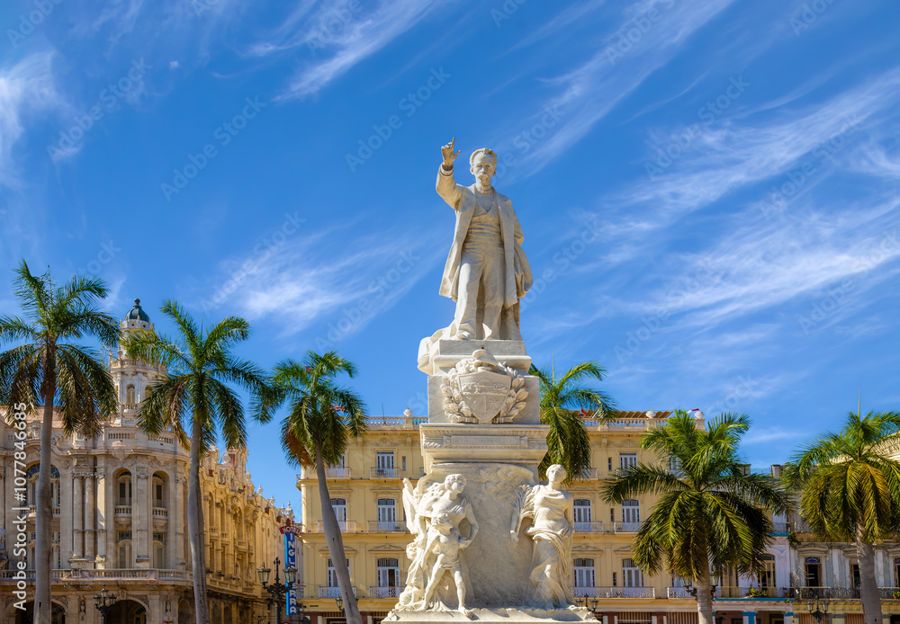Fototapeta premium Statue of Jose Marti in Havana Central Park plaza near El Capitolio and Paseo del Prado.