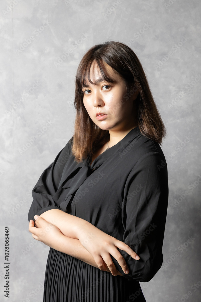 黒い服の日本人女性 黒い服の日本人女性