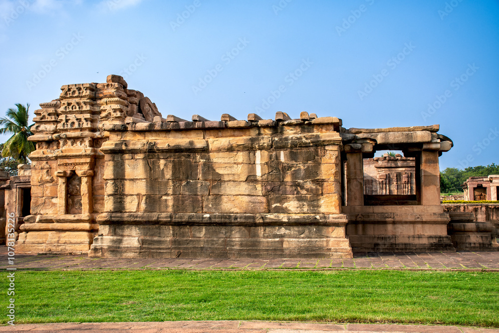 Obraz premium 7th century an ancient Suryanarayana temple Aihole, Karnataka