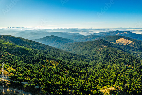 Obraz na płótnie Góry jesienią w Polsce, Beskid Żywiecki, panorama z lotu ptaka z Pilska. w salonie