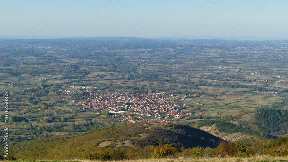 Naklejka premium view from the top of the hill