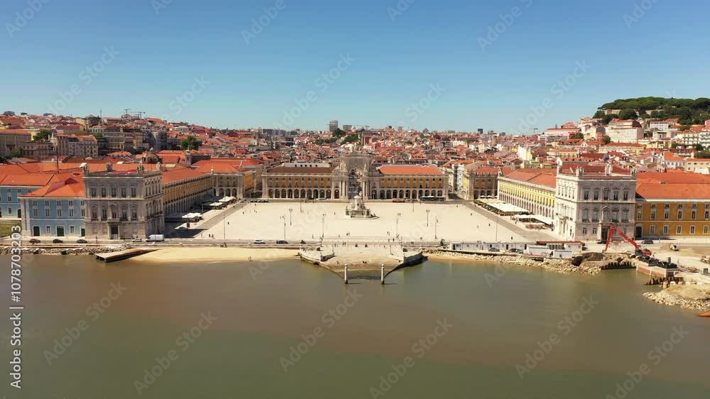 Vista Aérea da Zona Ribeirinha de Lisboa – Praça do Comércio, Lisboa, Portugal Vista Aérea da Zona Ribeirinha de Lisboa – Praça do Comércio, Lisboa, Portugal