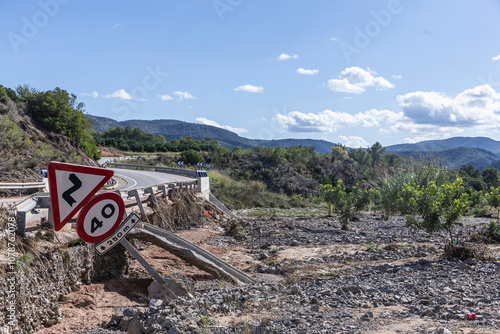 images of the flood in valencia, spain, la dana, destroyed houses, mud, rivers, floods comunidad vanelciana