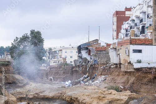 images of the flood in valencia, spain, la dana, destroyed houses, mud, rivers, floods comunidad vanelciana