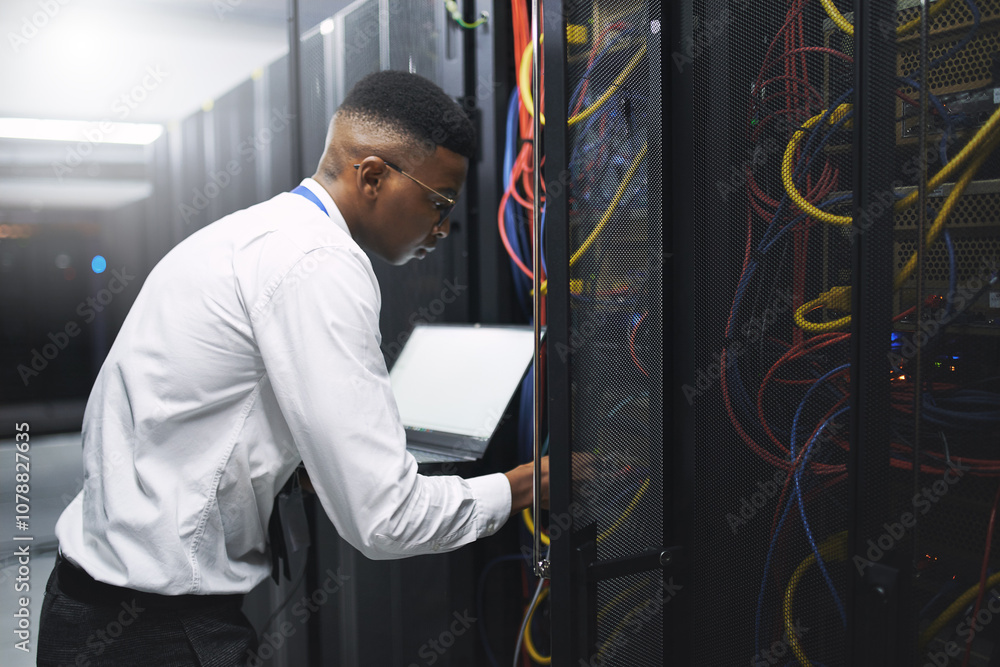 © peopleimages.com - Man, technician and server room with laptop screen for network repair or hardware fault at data center. Male person, IT engineer or computer for technical issue, internet service or system backup © peopleimages.com - Man, technician and server room with laptop screen for network repair or hardware fault at data center. Male person, IT engineer or computer for technical issue, internet service or system backup